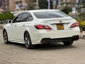 Toyota Crown 2020 White