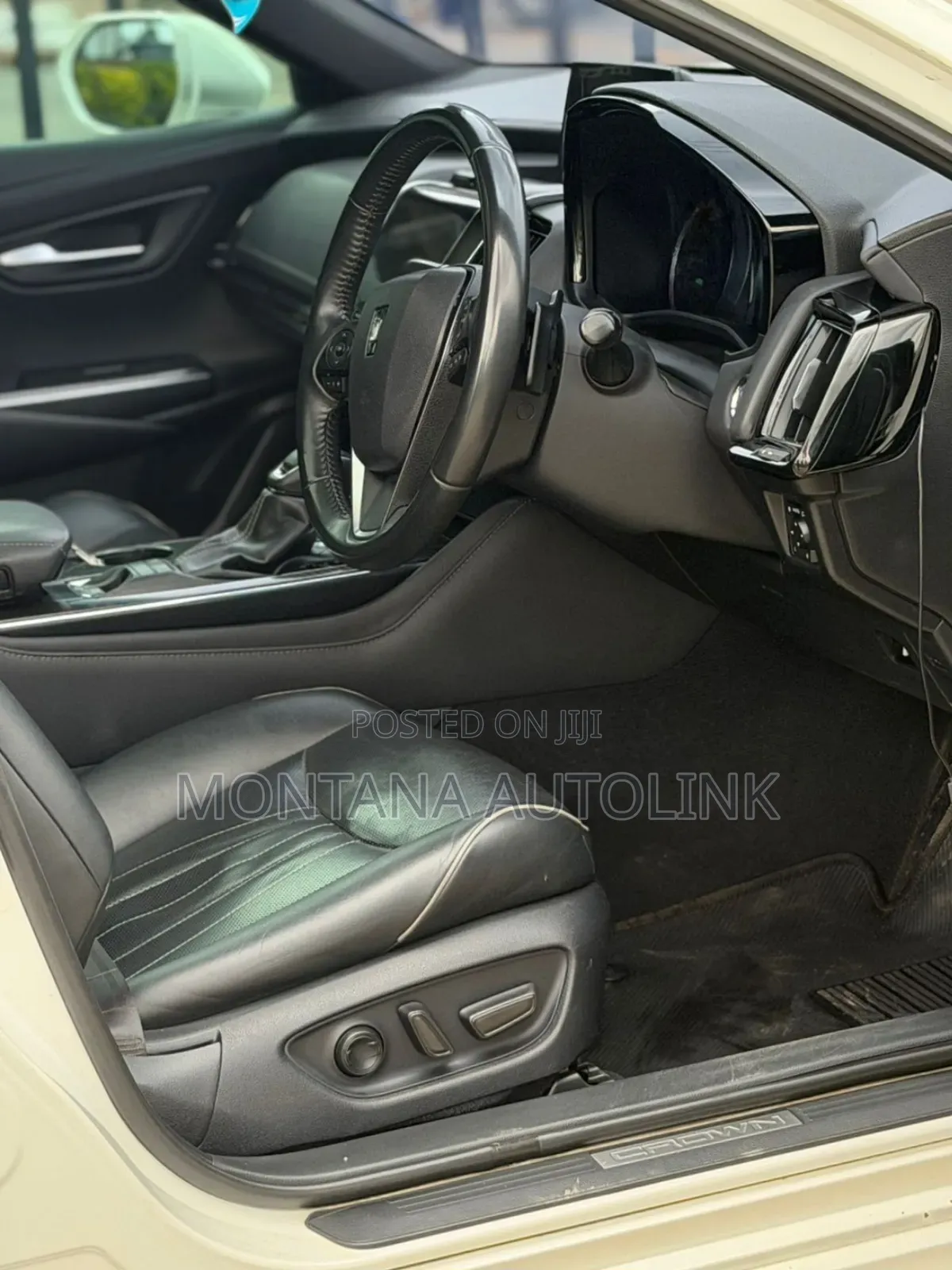 Toyota Crown 2020 White