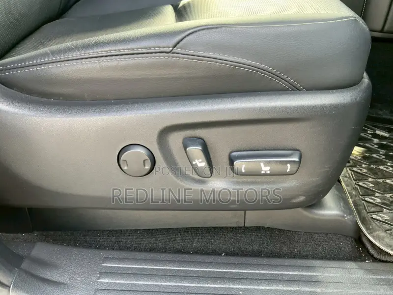 Toyota Land Cruiser Prado 2.8 2021 Pearl