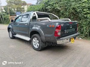 Toyota Hilux 2012 Gray