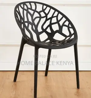 Plastic Chair: Nest-Style Outdoor Seating With Contoured Design