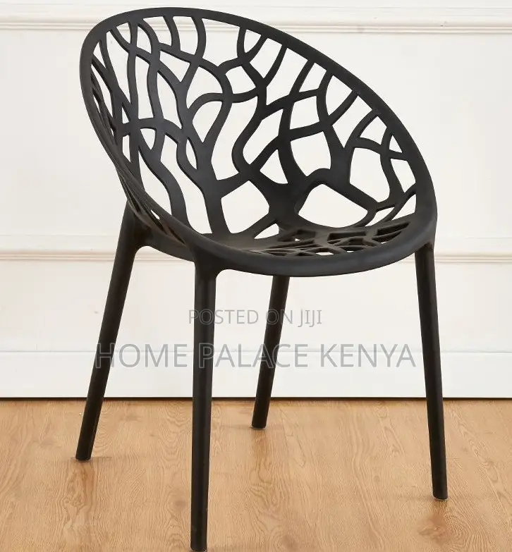 Plastic Chair: Nest-Style Outdoor Seating With Contoured Design