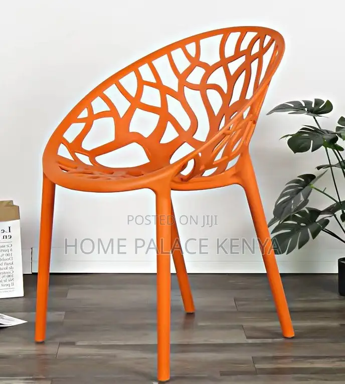 Plastic Chair: Nest-Style Outdoor Seating With Contoured Design
