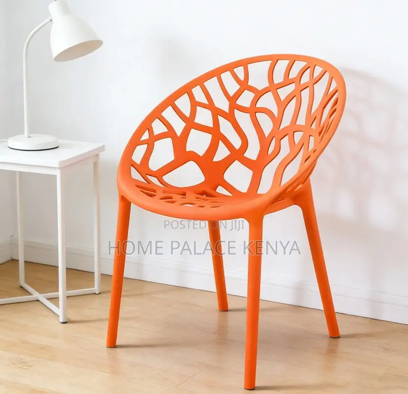 Plastic Chair: Nest-Style Outdoor Seating With Contoured Design