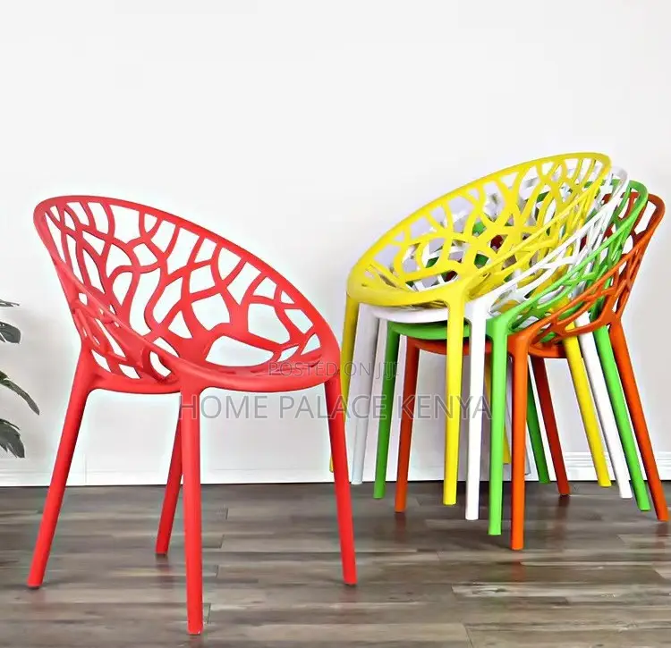 Plastic Chair: Nest-Style Outdoor Seating With Contoured Design