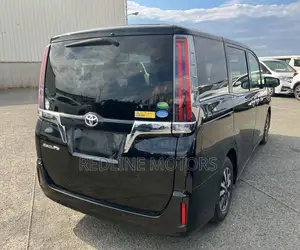 Toyota Esquire 2.0 FWD (7 seater) 2020 Black