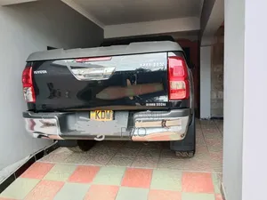 Toyota Hilux 2019 Black