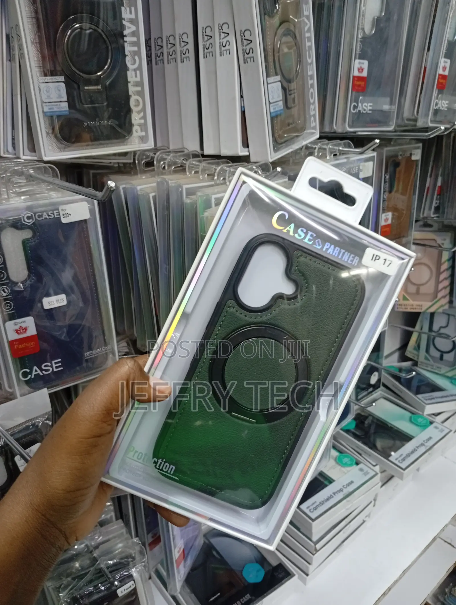 iPhone 17 Green Faux-Leather Magsafe-Protective Case