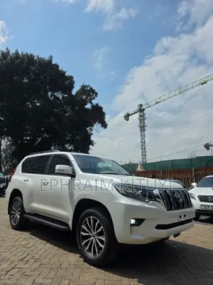 Toyota Land Cruiser Prado 2.8 2019 White
