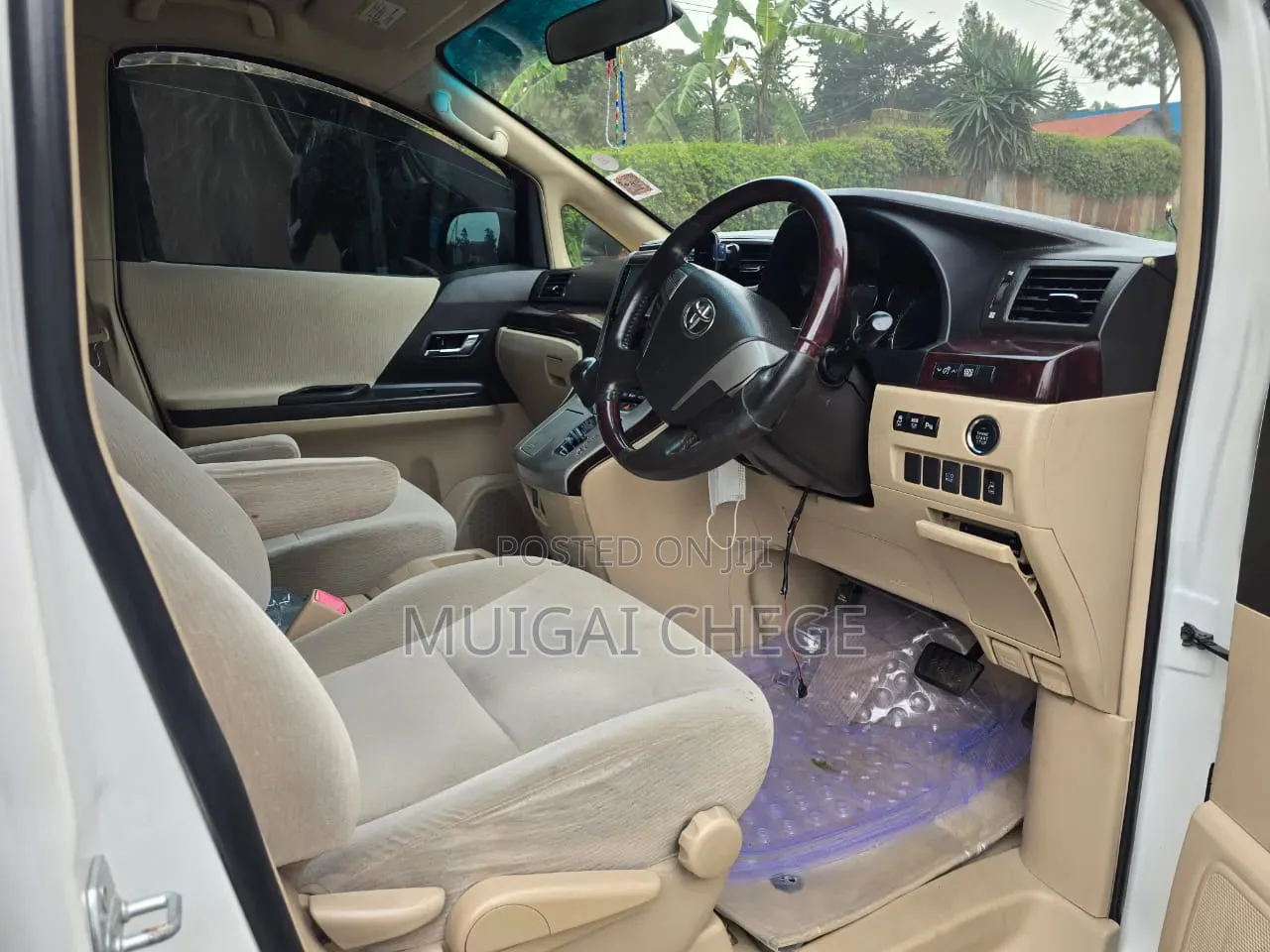Toyota Alphard 2012 White