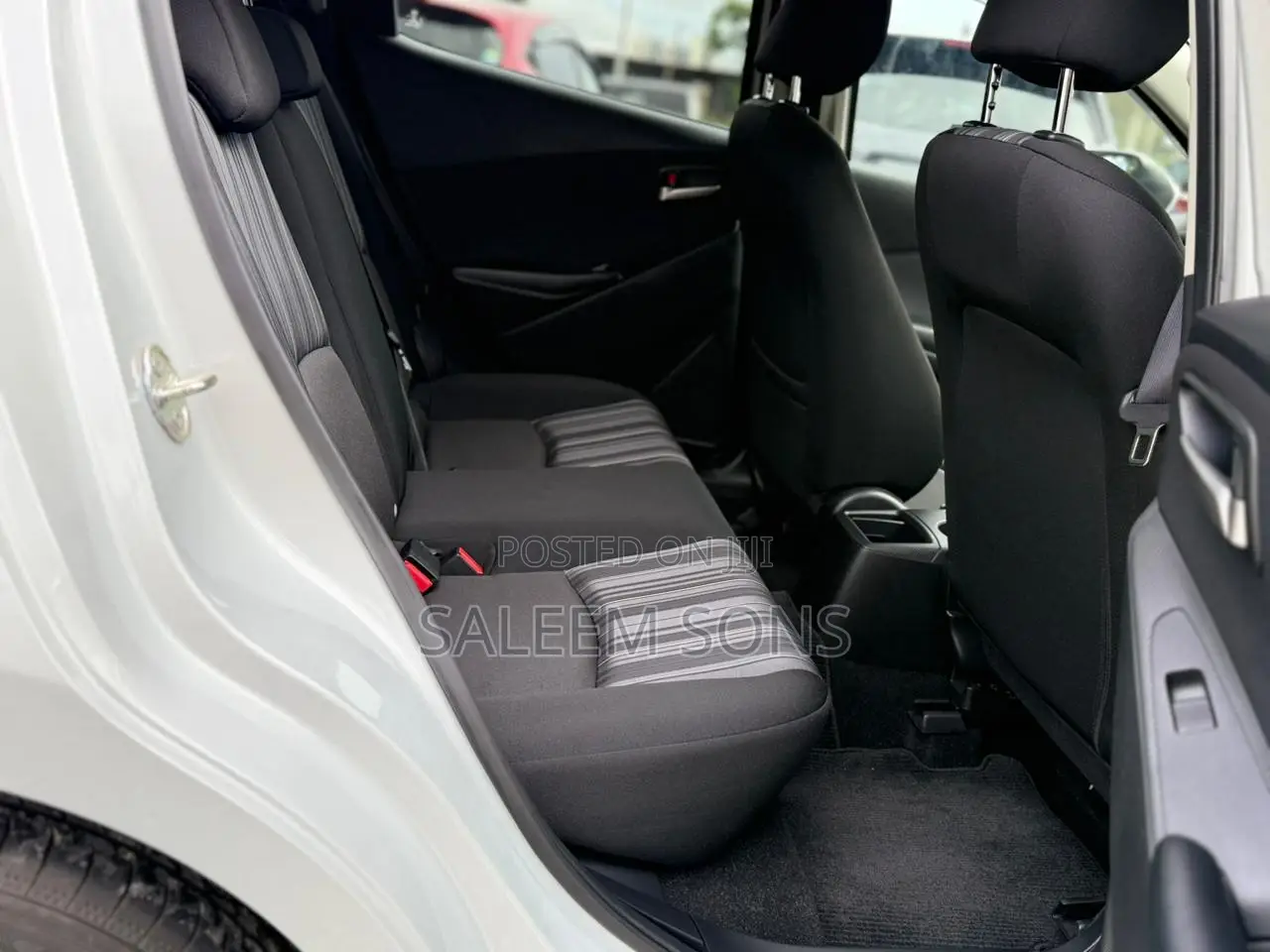 Mazda 2 2019 Off white