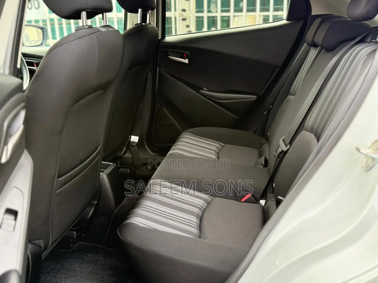 Mazda 2 2019 Off white