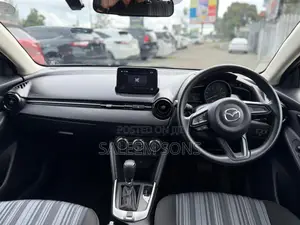 Mazda 2 2019 Off white