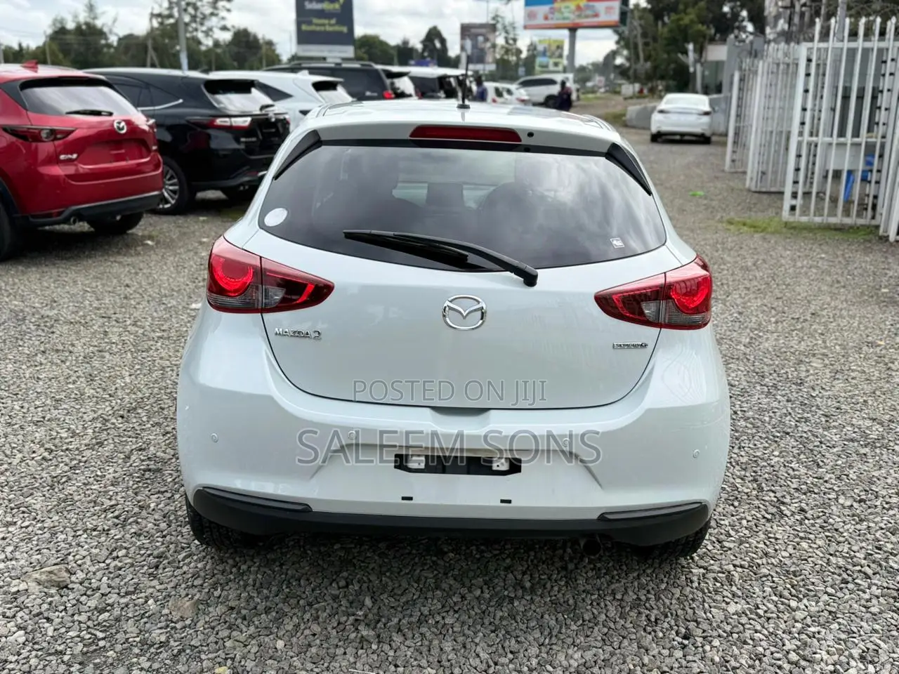 Mazda 2 2019 Off white