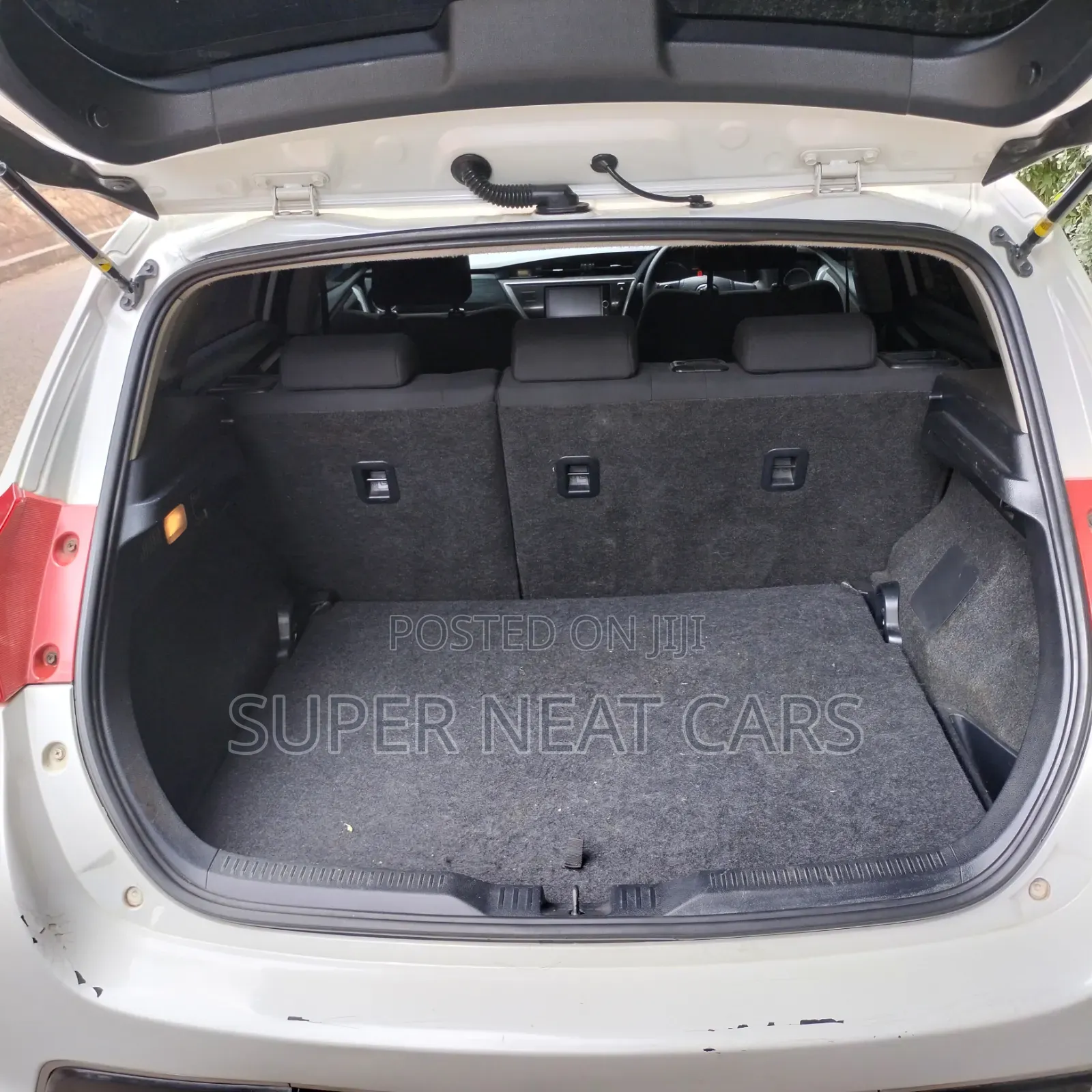 Toyota Auris 2012 Pearl