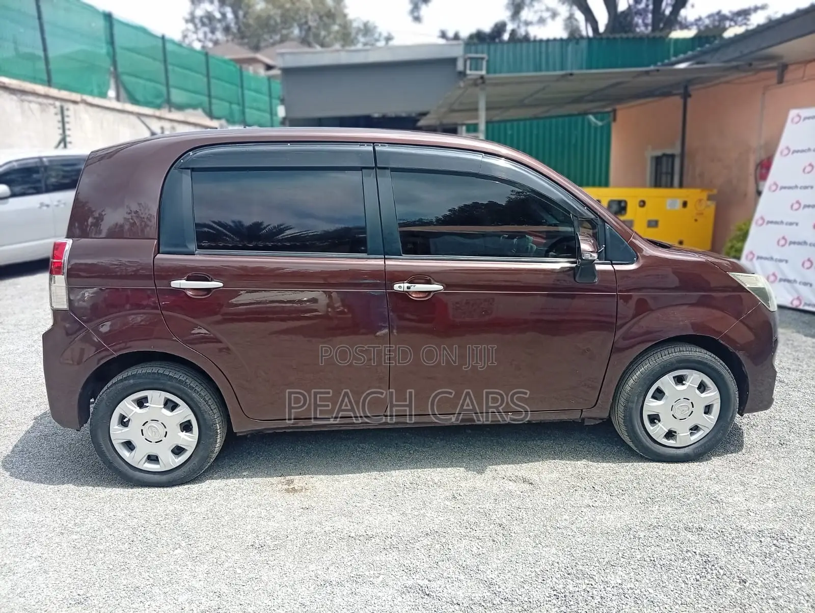 Toyota Spade 2014 Brown
