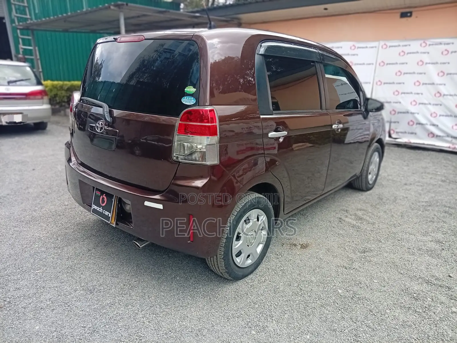 Toyota Spade 2014 Brown