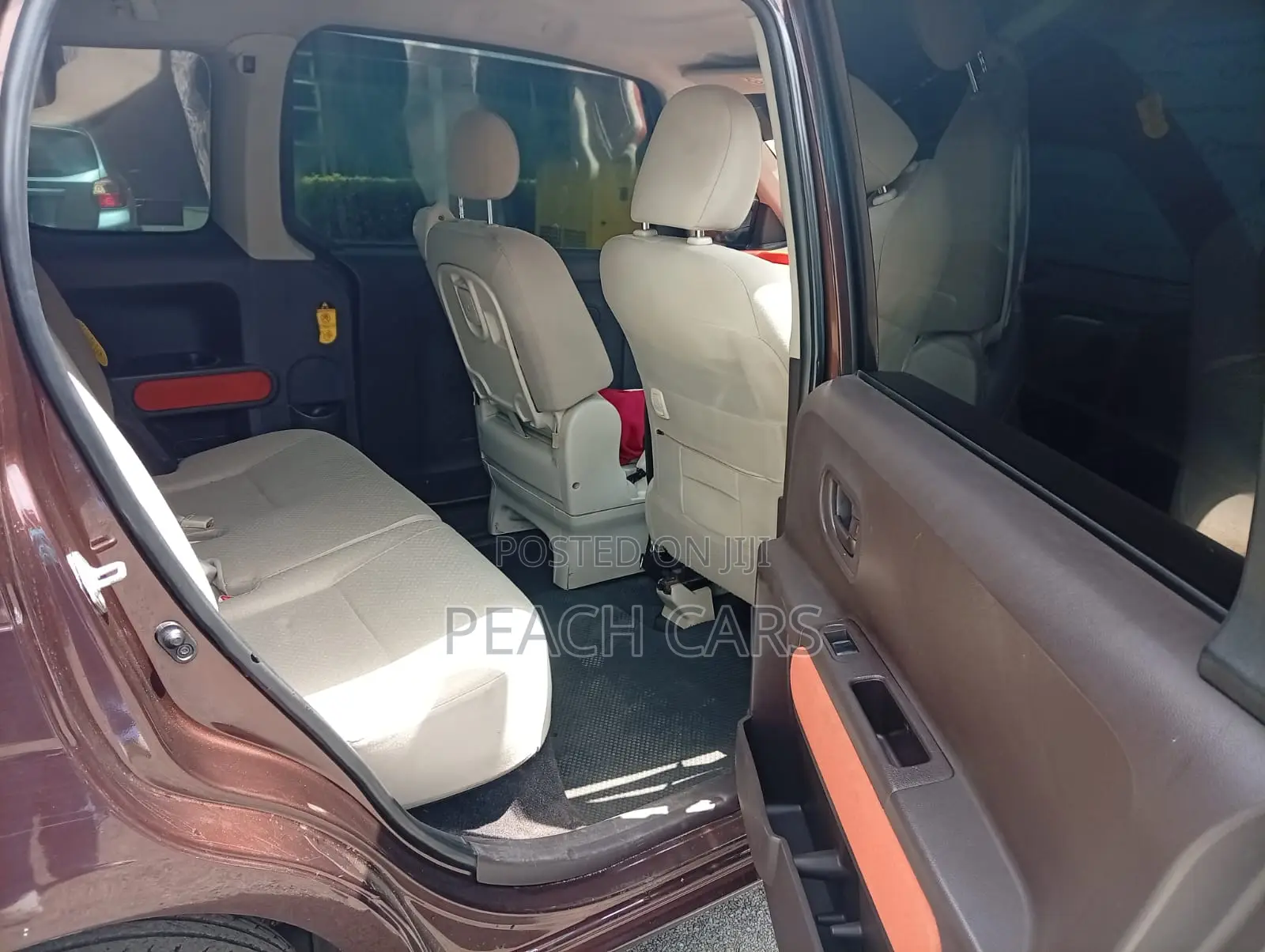 Toyota Spade 2014 Brown