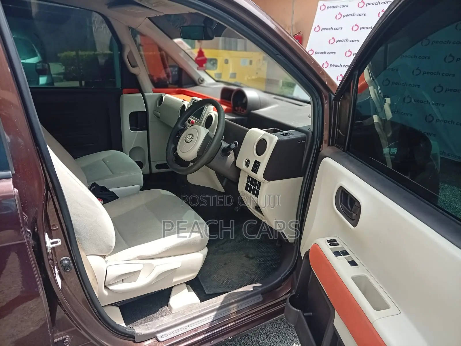 Toyota Spade 2014 Brown