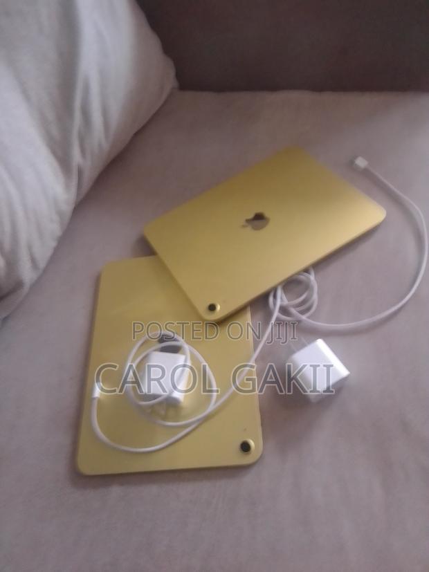 Apple iPad (2025) 128 GB Yellow - thumbnail 6