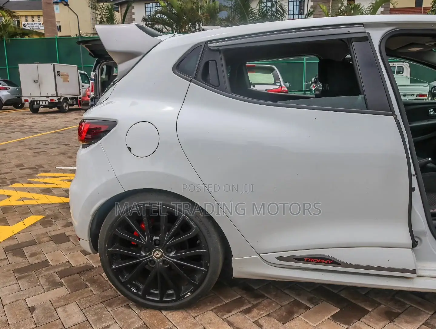 Renault Lutecia 2018 White