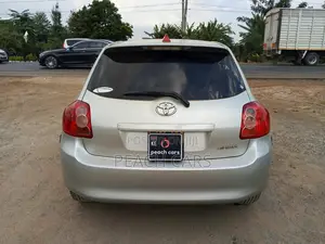 Toyota Auris 2009 Silver