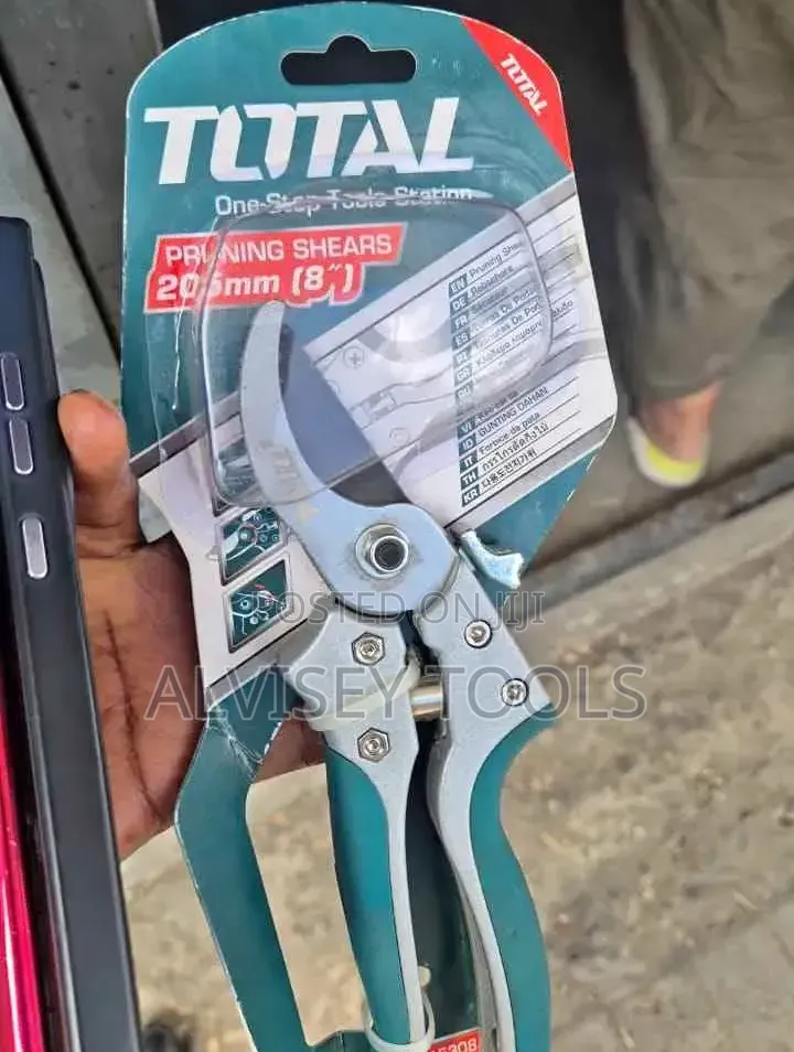 Powerful Total Hand Pruning Shears 8"