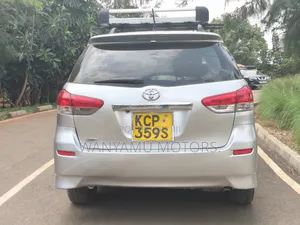 Toyota Wish 2011 Silver
