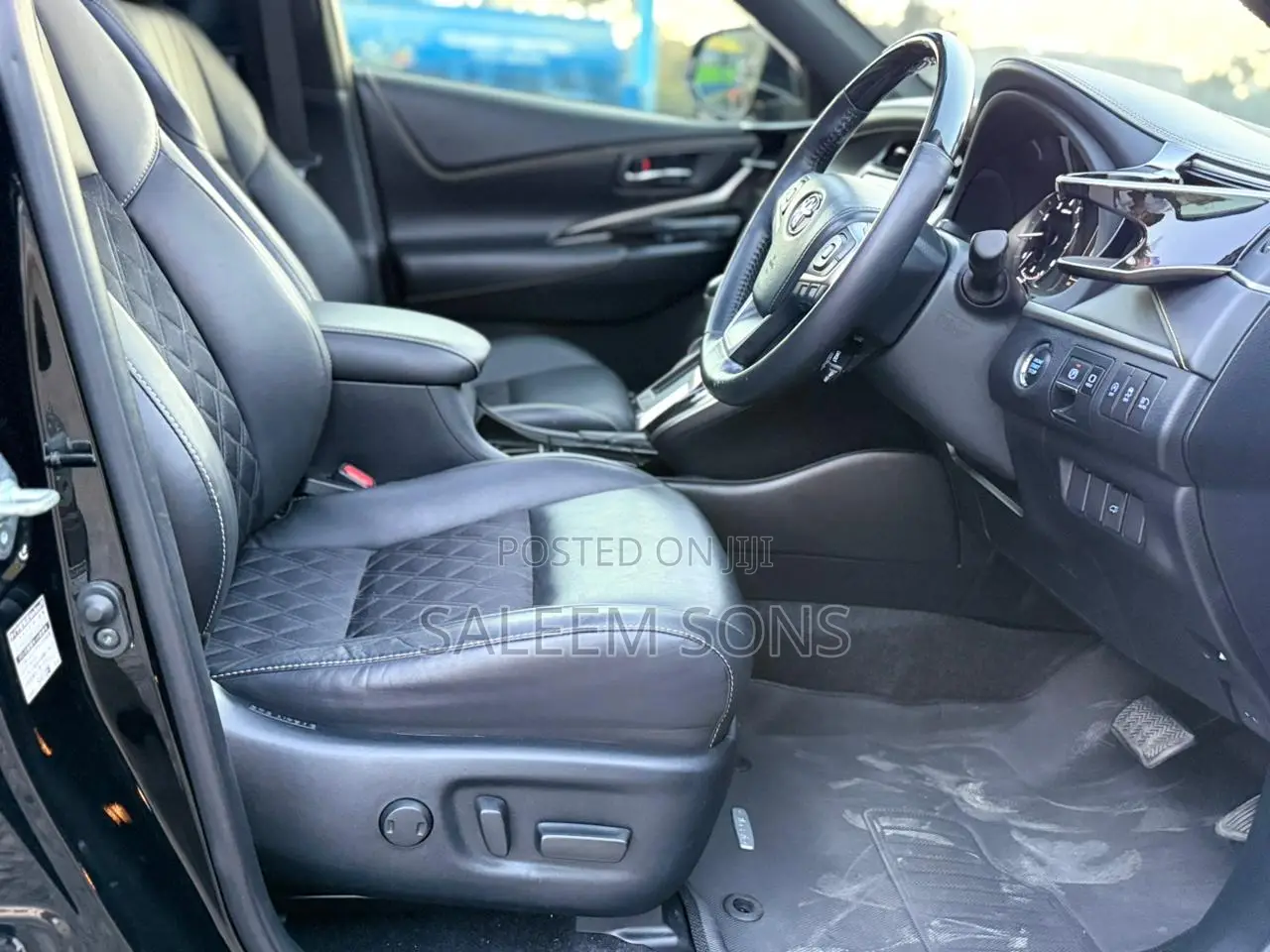 Toyota Harrier 2.0 2019 Black