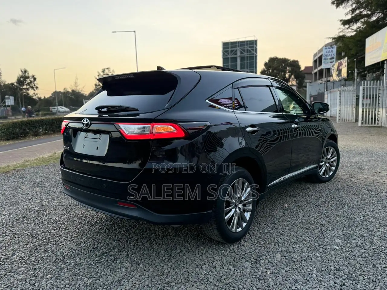Toyota Harrier 2.0 2019 Black