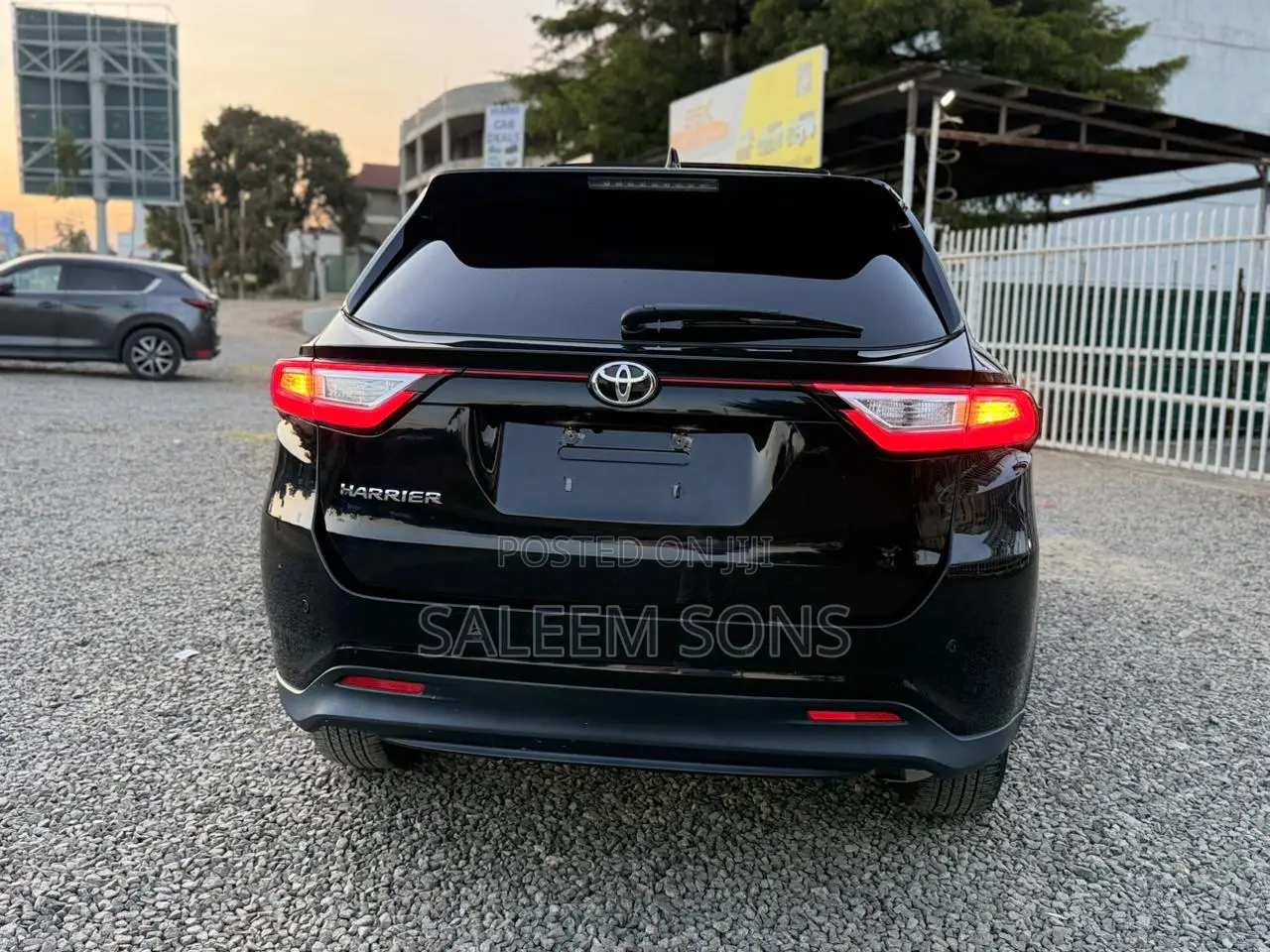 Toyota Harrier 2.0 2019 Black