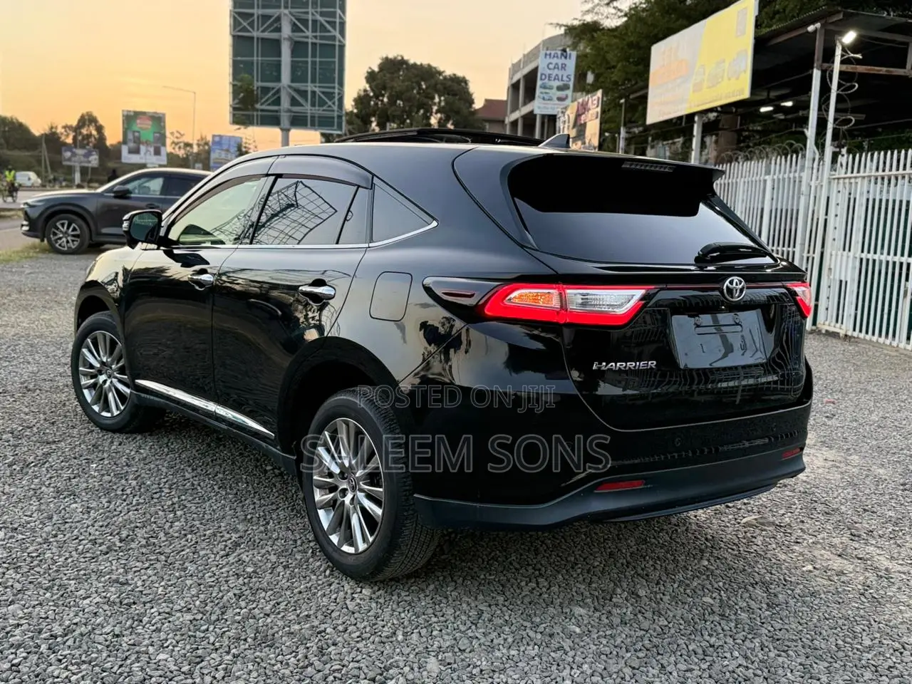 Toyota Harrier 2.0 2019 Black