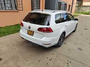 Volkswagen Golf 2019 White