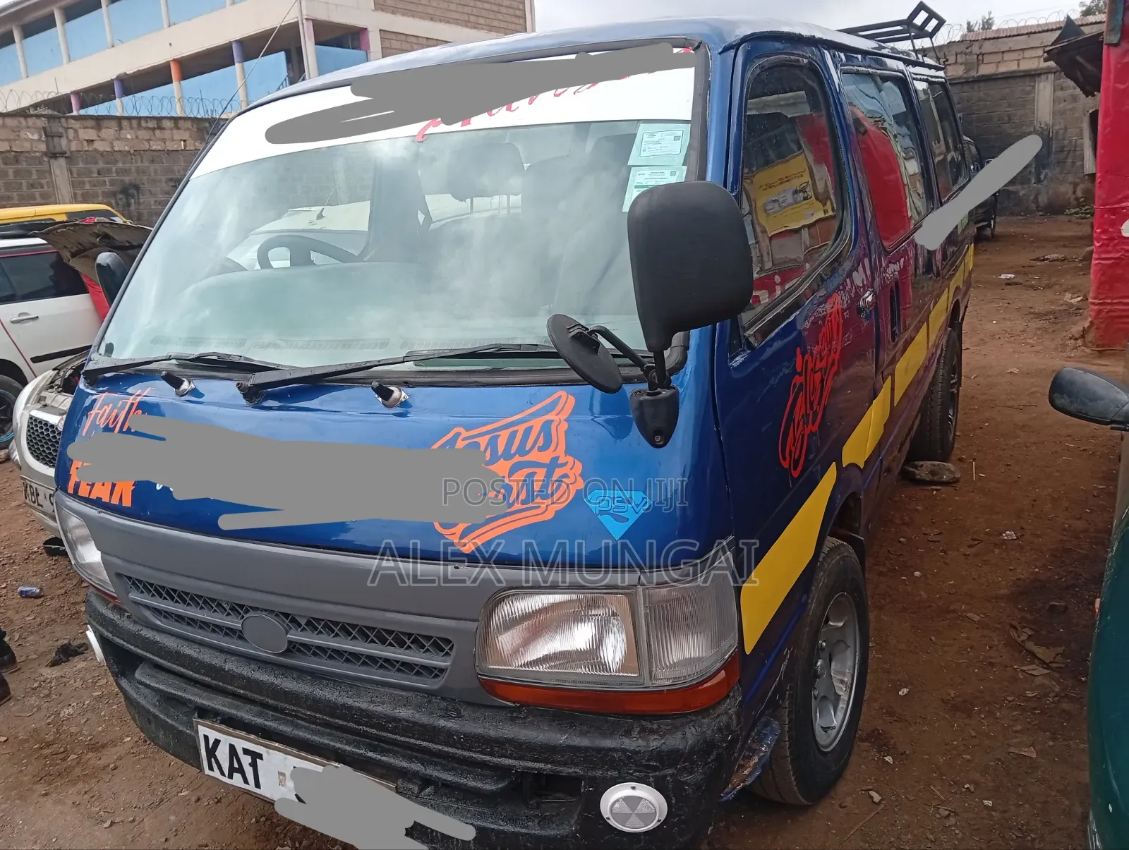 Toyota HiAce 1997 Blue