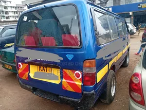 Toyota HiAce 1997 Blue