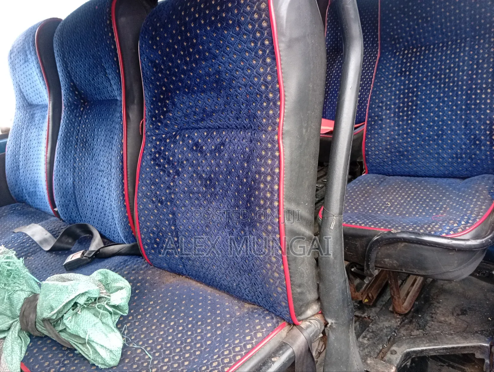 Toyota HiAce 1997 Blue