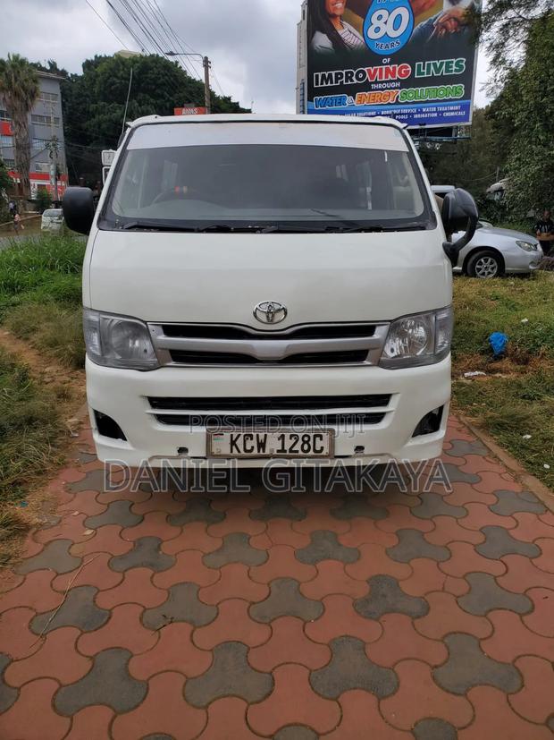 Toyota HiAce 2013 White