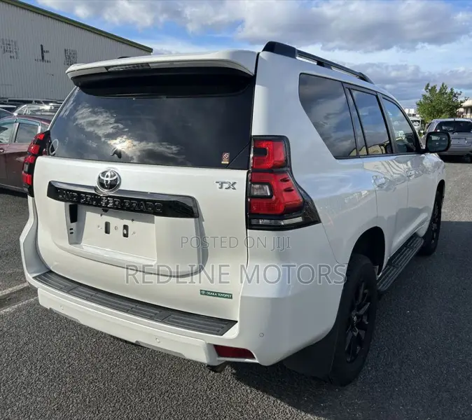 Toyota Land Cruiser Prado 2.8 2021 Off white