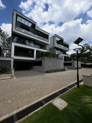 5bdrm Townhouse/Terrace in Maziwa for sale