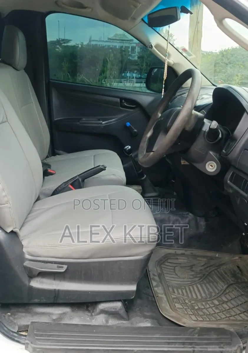 Isuzu D-MAX 2015 White