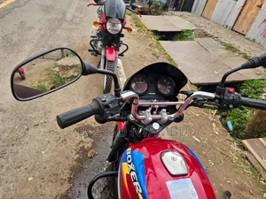New Bajaj Boxer 125 2025 Red