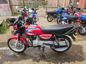 New Bajaj Boxer 125 2025 Red