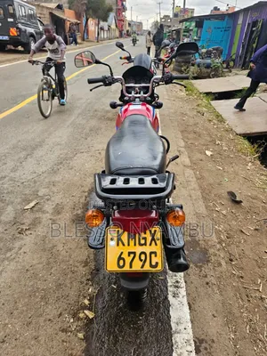 New Bajaj Boxer 125 2025 Red