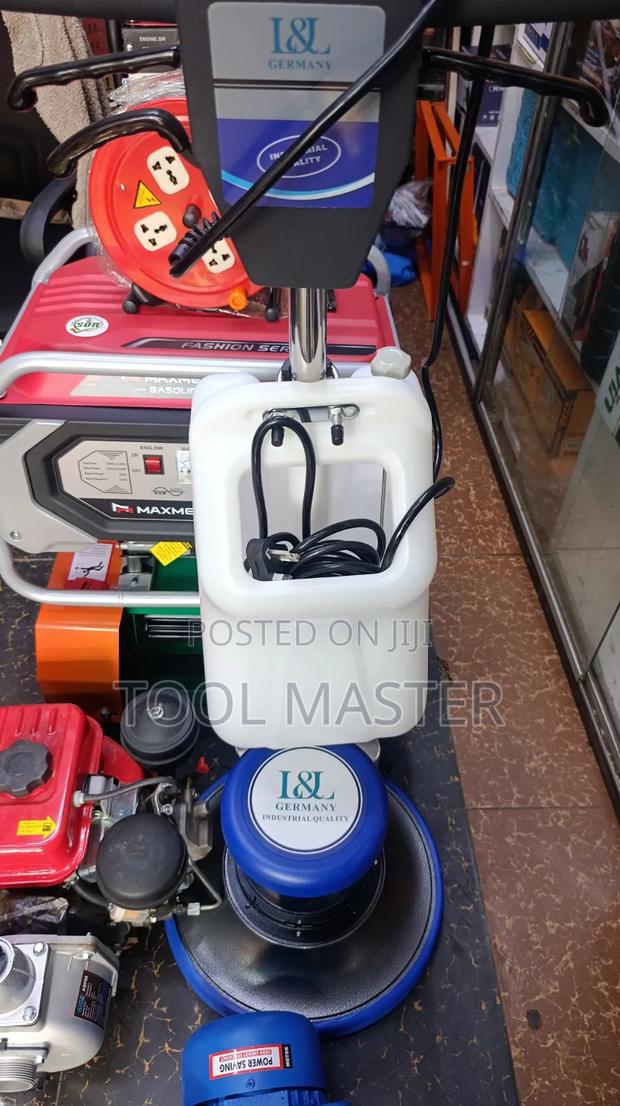 I L Germany Carpet Cleaner/Quality Floor Scrubber - main view