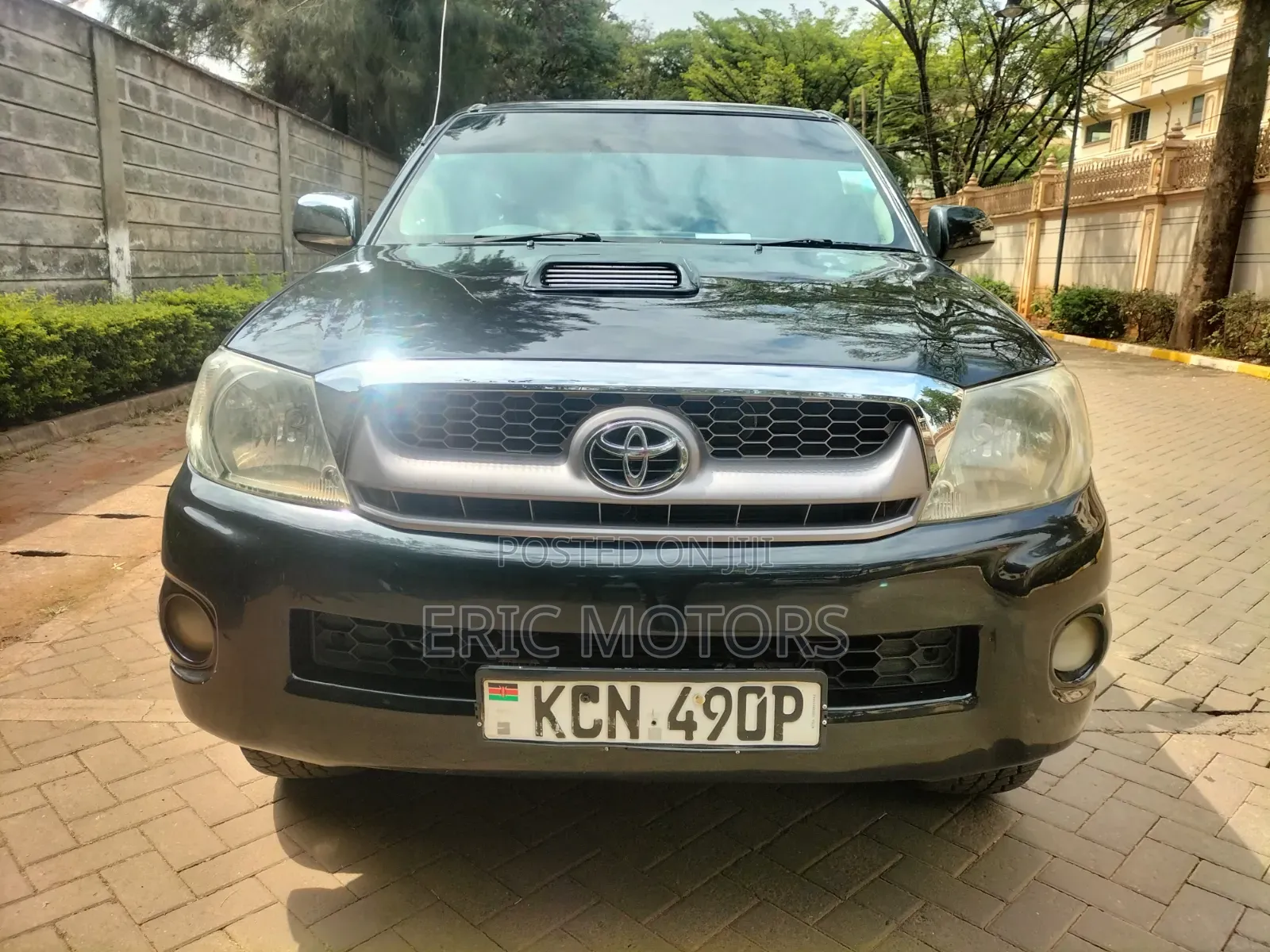 Toyota Hilux 2010 Black