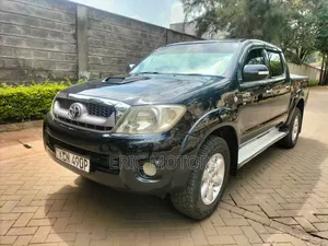 Toyota Hilux 2010 Black