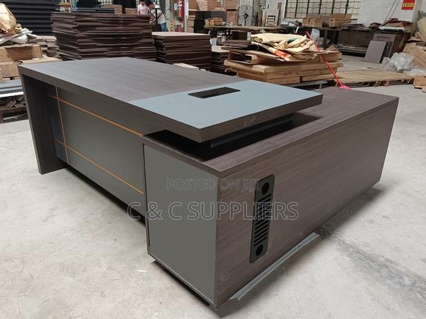 Executive Director's Table-1.6 Meter's - thumbnail 2
