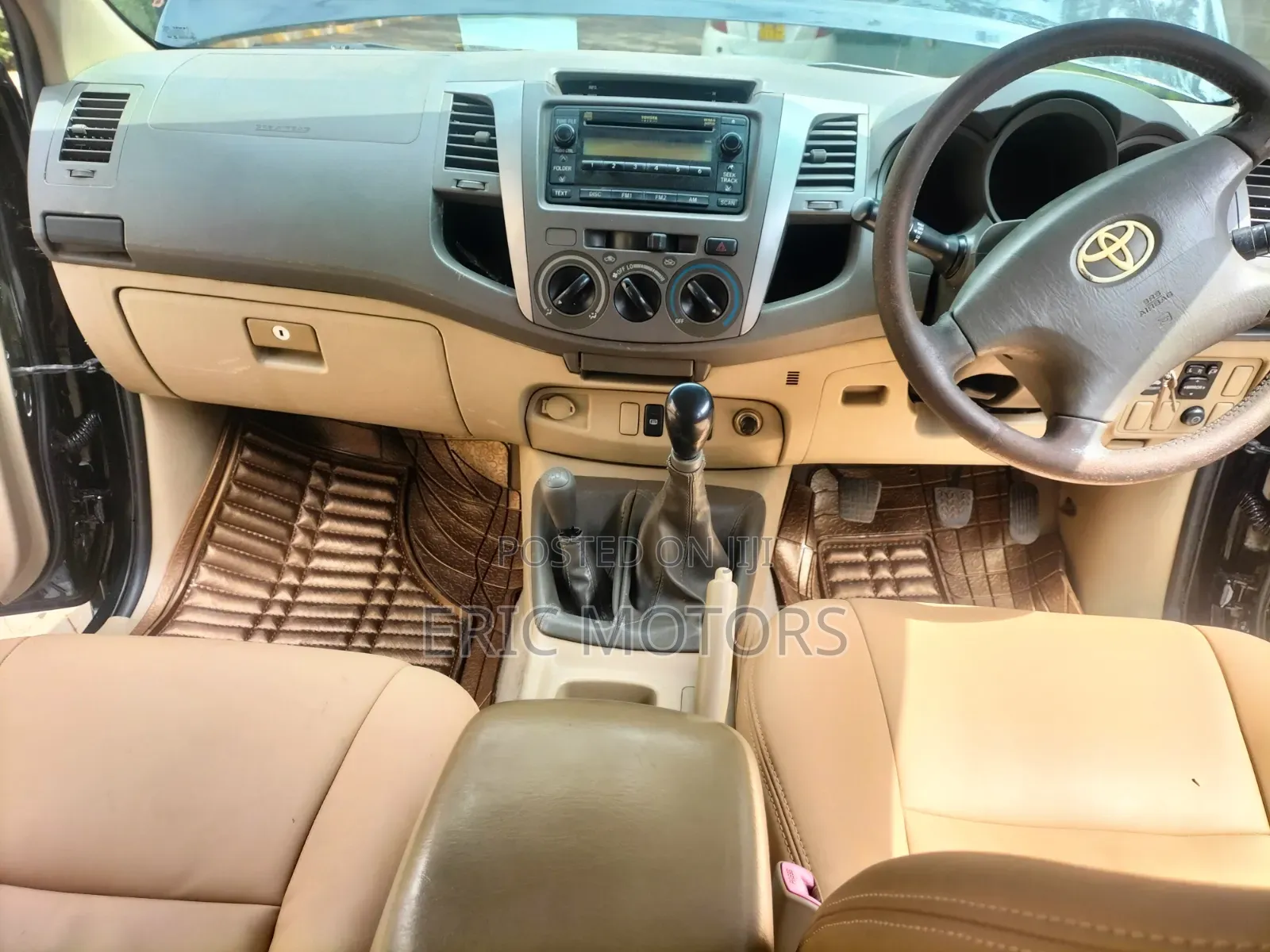 Toyota Hilux 2010 Black