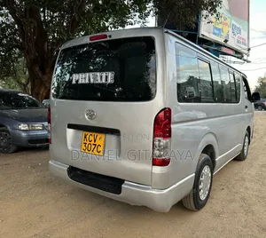 Toyota HiAce 2013 Silver