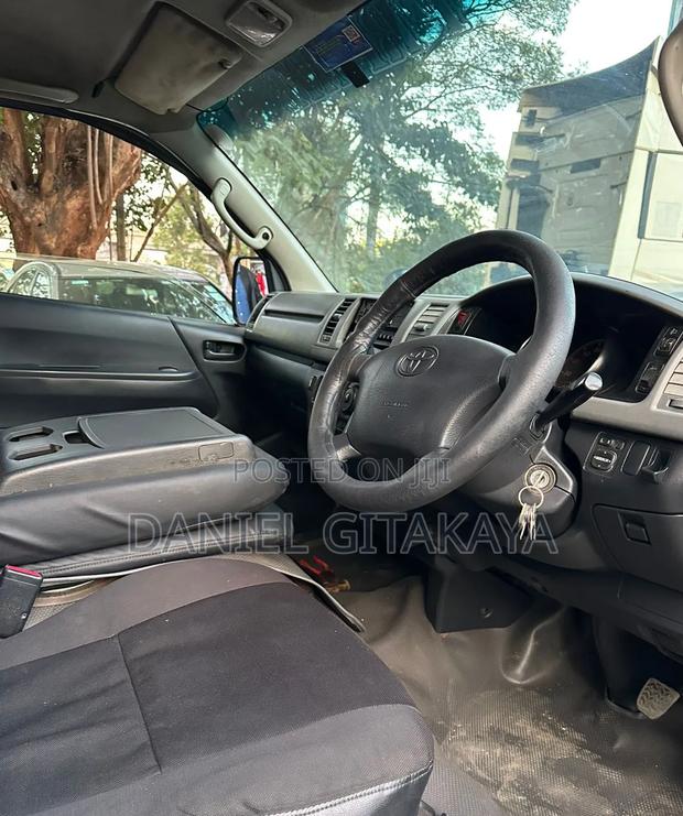 Toyota HiAce 2013 Silver - thumbnail 5